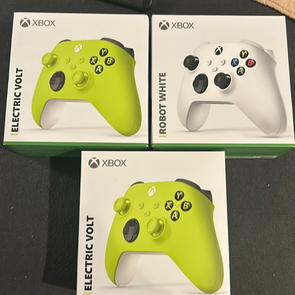 Three Xbox one wireless controllers